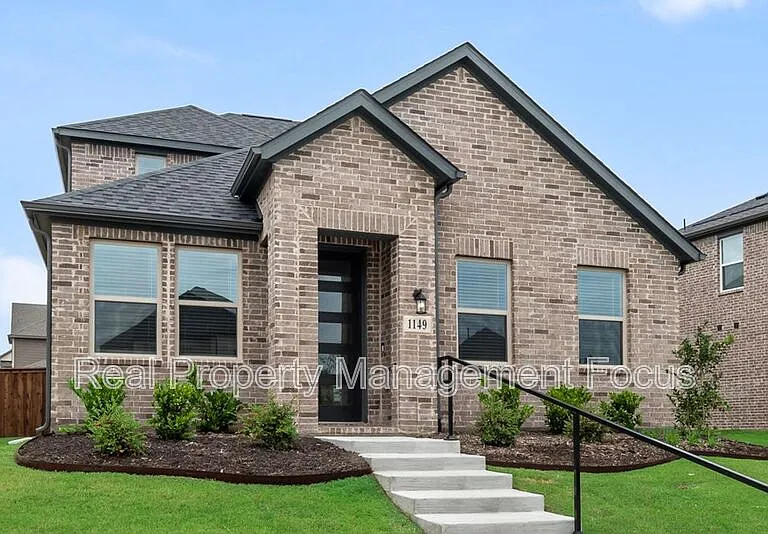 1149 Beautyberry Ln — Photo 1