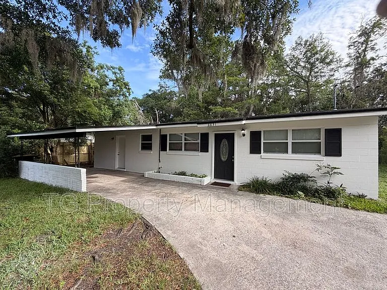 6631 Bo Peep Dr N — Photo 1