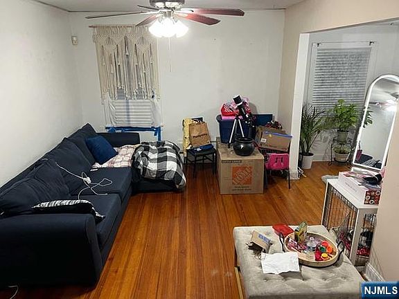 2nd image of 127 E Brinkerhoff Ave