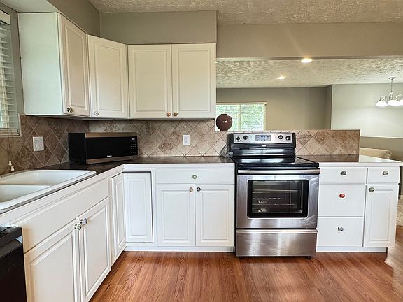 3rd image of 16 Anderson Way