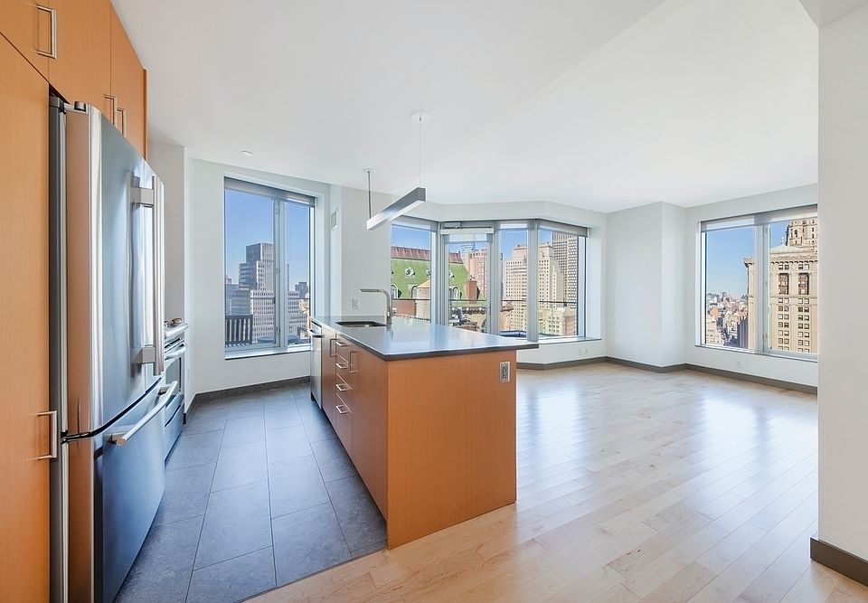 1st image of 8 Spruce St APT 34T