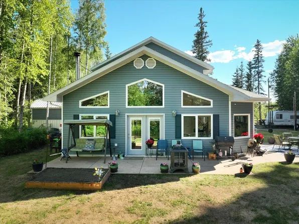 1055 Ladessa Loop, North Pole, AK 99705