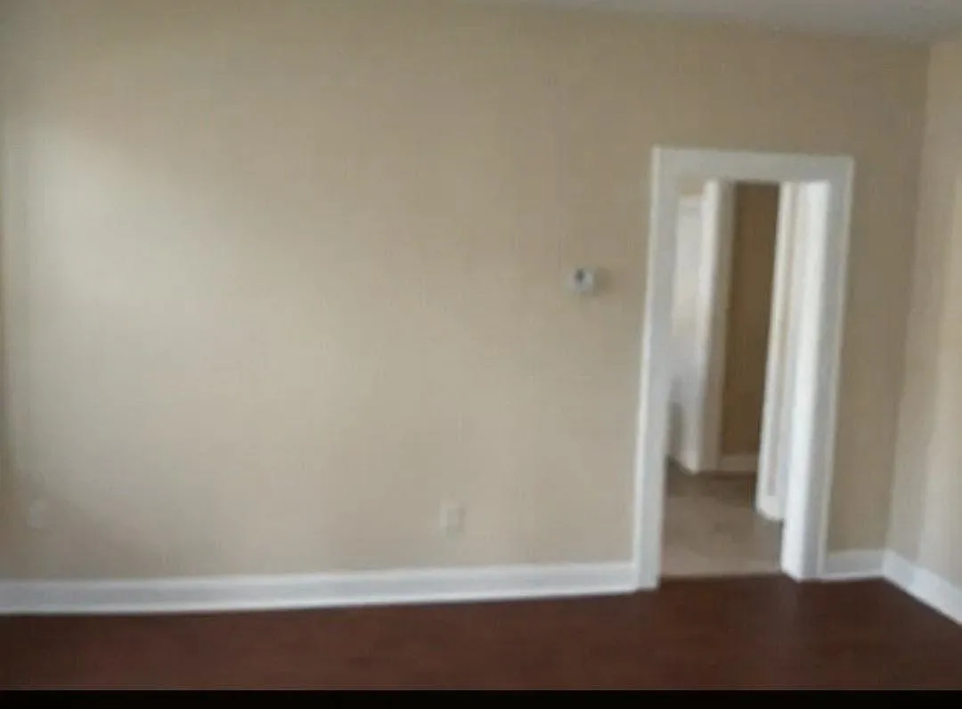 3 bed, 1.0 bath, $2,049 — Photo 3