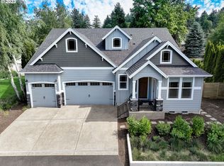 8565 SW Milon Ln, Portland, OR 97225