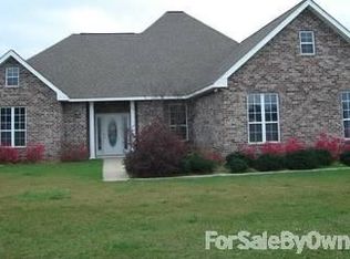 66 Navajo Dr, Picayune, MS 39466