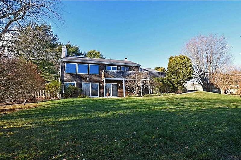 1st image of 94 Holland Dr