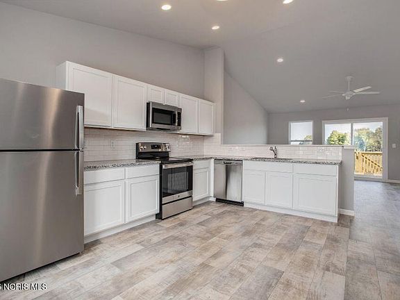 5th image of 320 Crabtree Ln