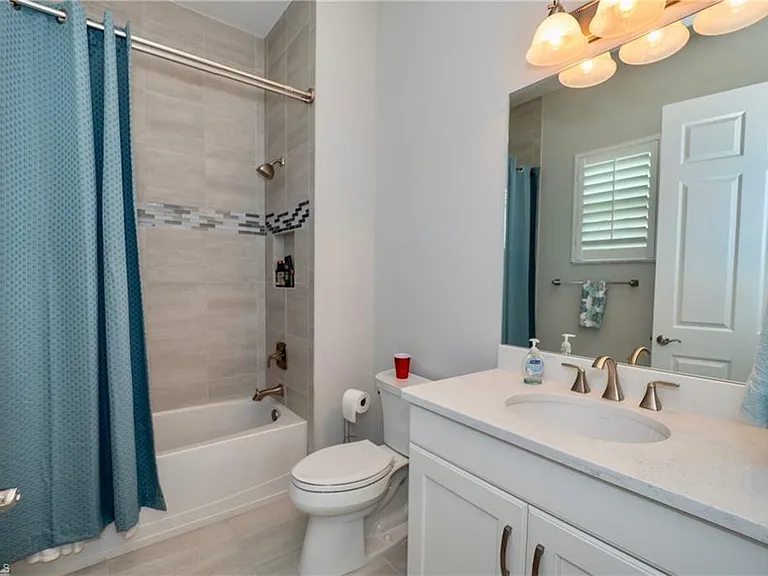 8008 Signature Club Cir — Photo 25