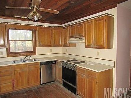 2nd image of 28 Holly Ln