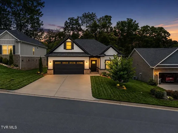 710 Hunts Terrace Dr, Kingsport, TN 37663