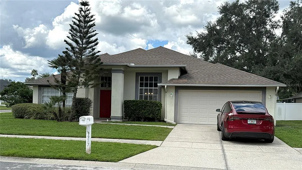 4 bed, 2.0 bath, 2067 sqft, $2,500 — Photo 1