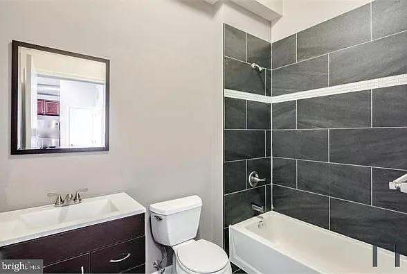 1509 W Girard Ave #5 — Photo 5