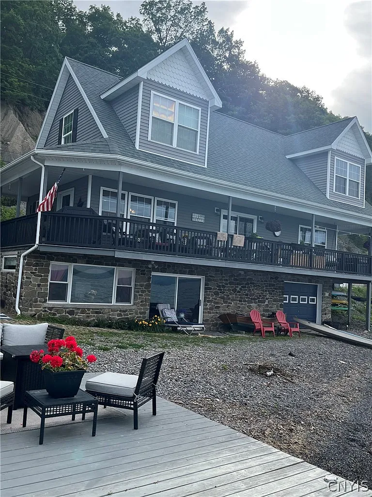 3 bed, 1.5 bath, 1543 sqft, $5,005 — Photo 1