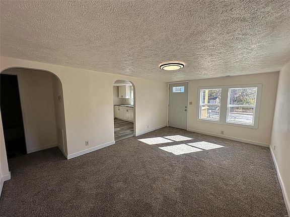 4th image of 504 E Roosevelt St