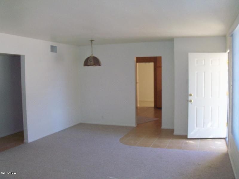 2nd image of 2414 W Flower St