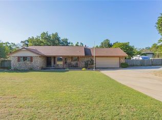 4112 Green Oaks Way, Edmond, OK 73034