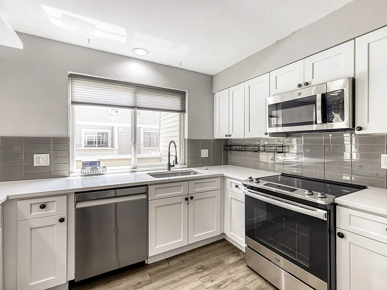 1050 S Monaco Pkwy #145 — Photo 15