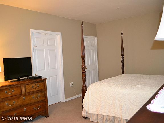 Bedroom (Master)