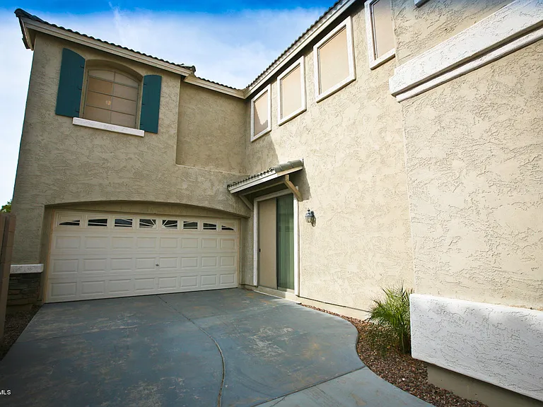 4148 S Mariposa Dr — Photo 2