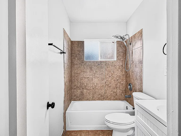 147 S Magnolia Avenue — Photo 24