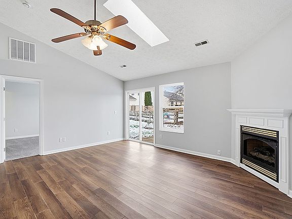 4th image of 8394 Nightshade Dr