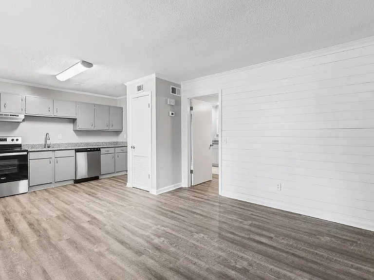 105 Ppoole St #303 — Photo 72