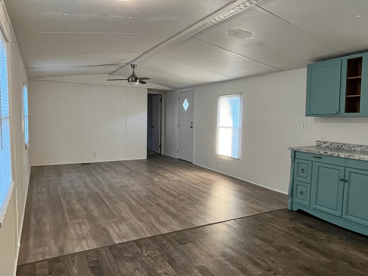 211 Sunset St NW — Photo 3