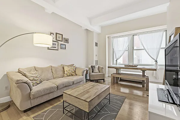 Rented by Compass | media 55