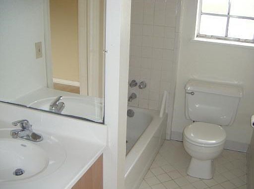2nd image of 3522-28 Calhoun St