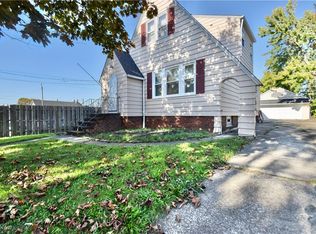 1527 E 298th St, Wickliffe, OH 44092