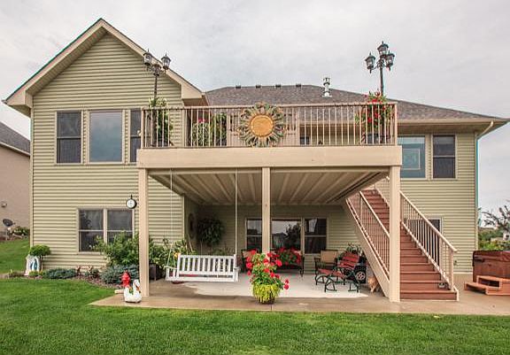 2nd image of 3001 Aspen Lake Dr NE