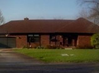 4 Adams Pl, Halstead, KS 67056