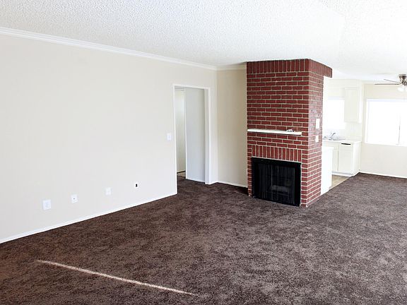 4th image of 14740 Parthenia St #6