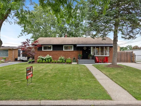 1600 Saint Gabriel Ct, Windsor, ON N9E 1P1
