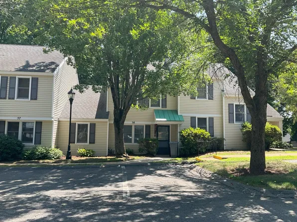 58 Victoria Heights Rd, Hyde Park, MA 02136