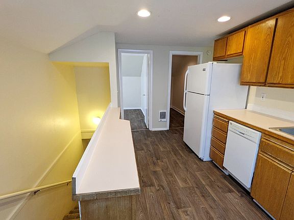 4th image of 957 Chambers St