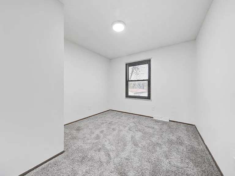 Rice Creek Townhouses — Photo 6
