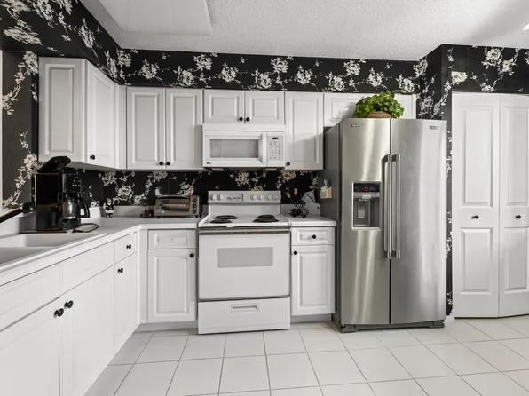 6112 Huntwick Terrace #307, Delray Beach, FL 33484