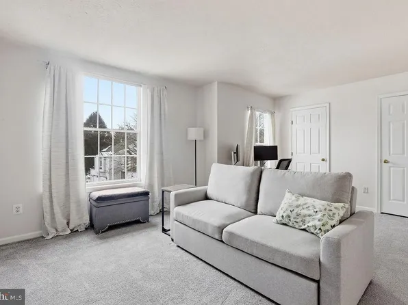 1114 Oakland Ct, Newark, DE 19711