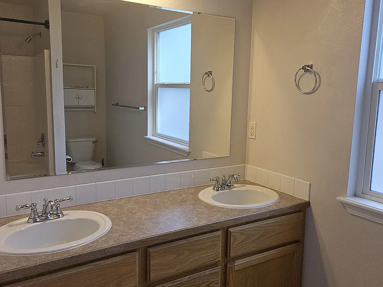 6086 S Guitar Ave — Photo 11