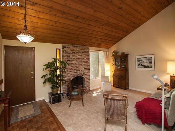 3rd image of 5605 SW Rockwood Ct