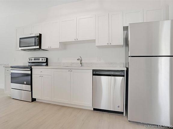 4th image of 624 Santander Ave APT 5