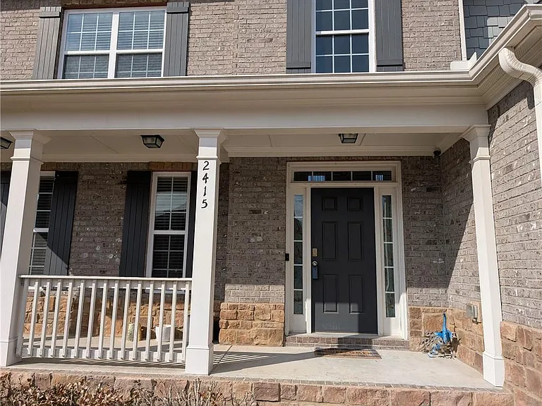 2415 Copperfield Dr — Photo 2