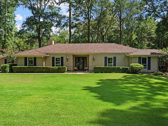 5th image of 405 Sandy Ln