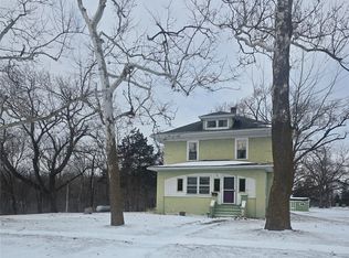 520 Mill St, Toronto, IA 52777