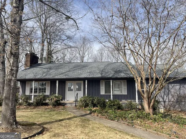 3039 Manor Rdg, Gainesville, GA 30506