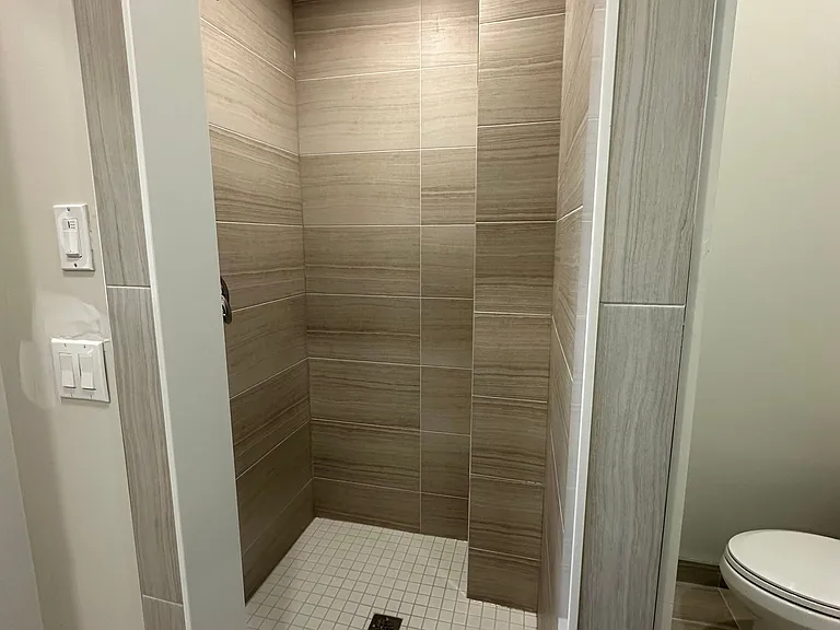 837 King St E #201 — Photo 9