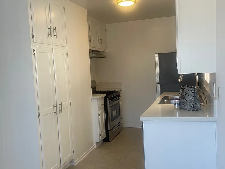 Unit 15 - Studio Floorplan