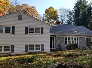 203 Creole Ln, Franklin Lakes, NJ 07417