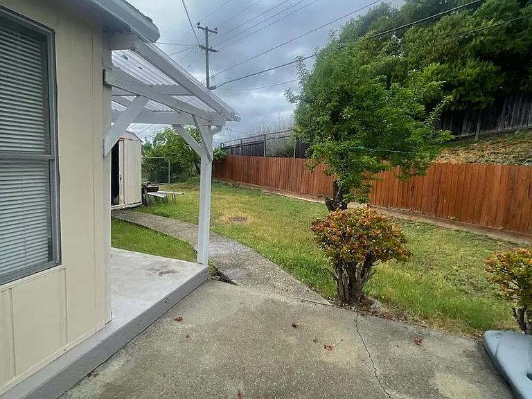 300 Swan Way — Photo 12